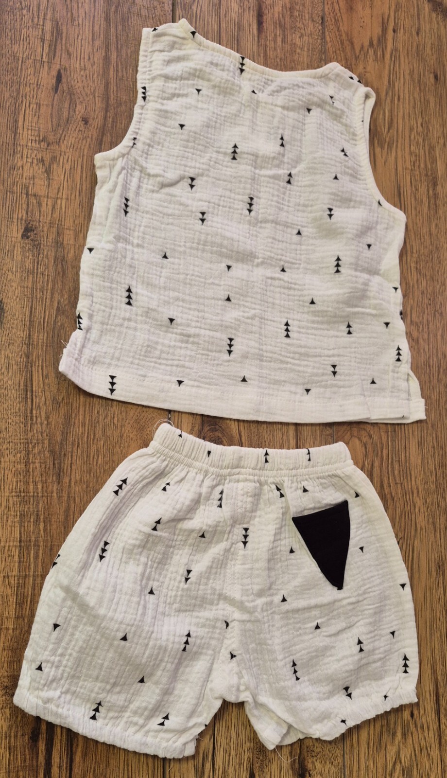 Aphoo Sleeveless Tank Top & Shorts Set Large (12mths) NWT image 2