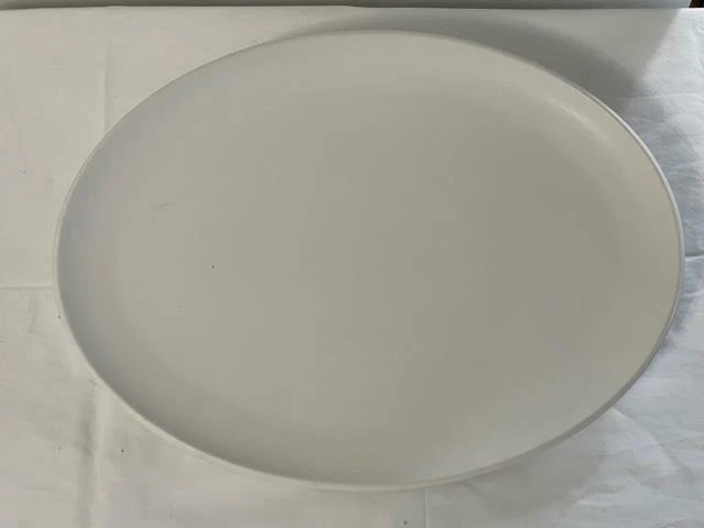 Vajilla de gres Calvin Klein caqui cargo blanca 15 pulgadas bandeja ovalada nueva Foto 3 de 4