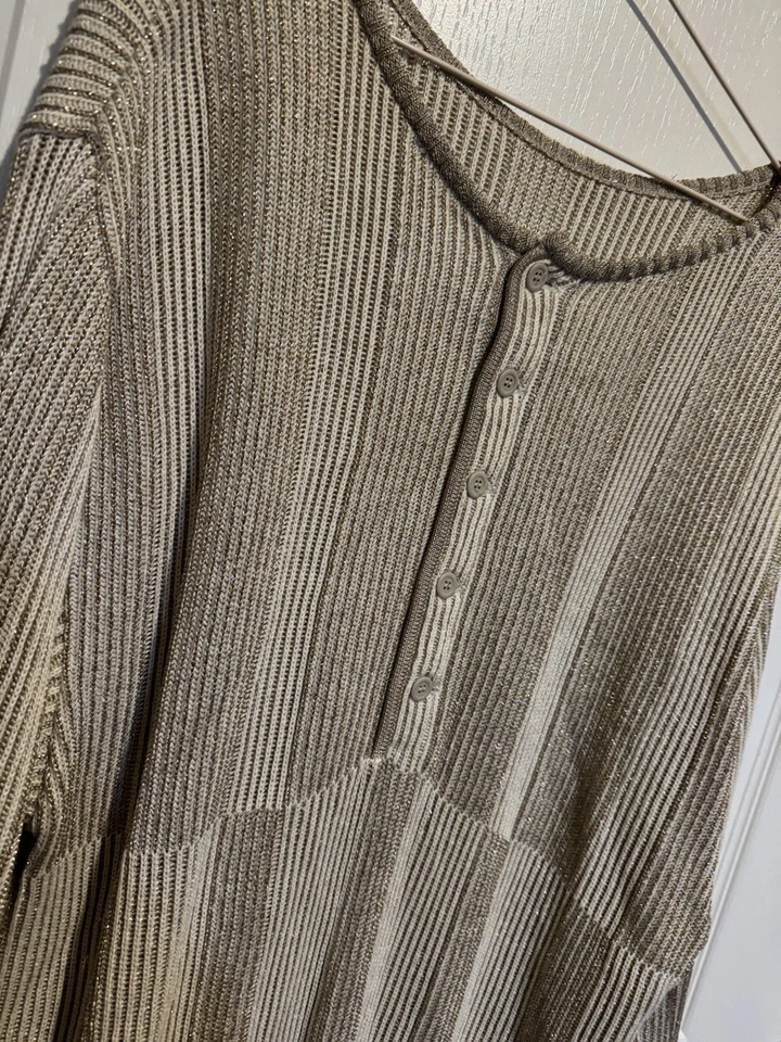 HERMOSO SUÉTER METÁLICO DORADO, PROBABLEMENTE GRANDE XL, LEER - SIN ETIQUETAS Foto 4 de 4