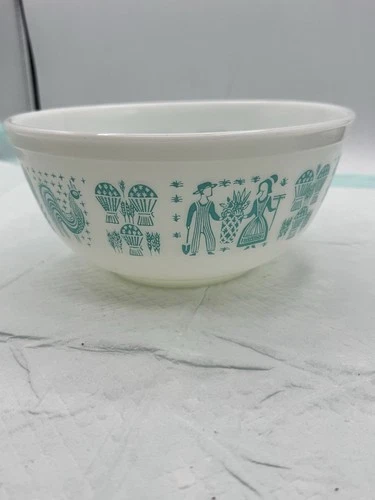 Pyrex Butterprint "AMISH" Turquoise Mixing Bowl, 403, 2 1/2 qt Milk Glass Bowl