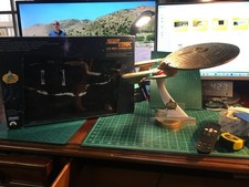 Playmates Star Trek "USS Enterprise NCC-1701-D Gold", Next Generation with box