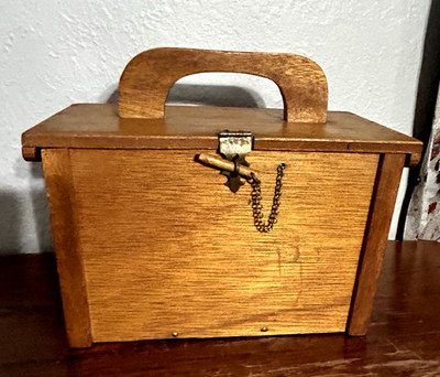 Vintage WOODEN BOX PURSE w/ WOOD HANDLE  w/Hinge & Toggle Lock 8'' x 6.5'' x 4.75''