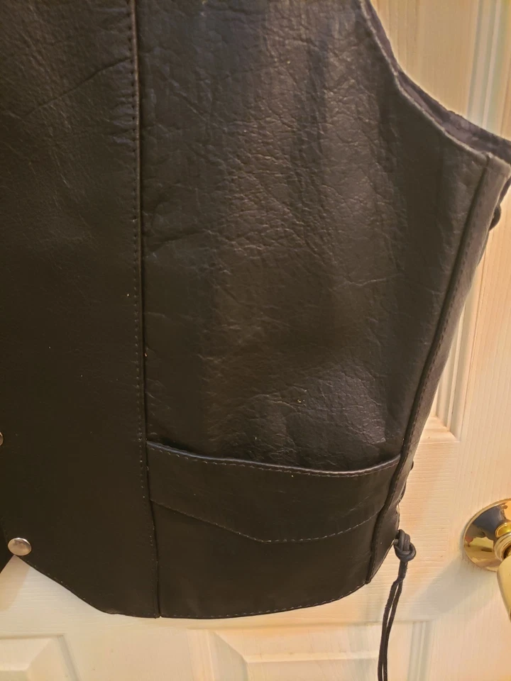 Interstate Leather Vest Mens Medium Black Motorcycle Biker Snap Adjustable Sides - Image 3 of 4