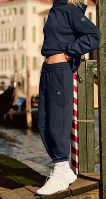 新品　alo yoga muse hoodie ネイビー　アロヨガ　フーディ Alo Yoga Muse Hoodie Cropped Rib Top Navy Size M | eBay