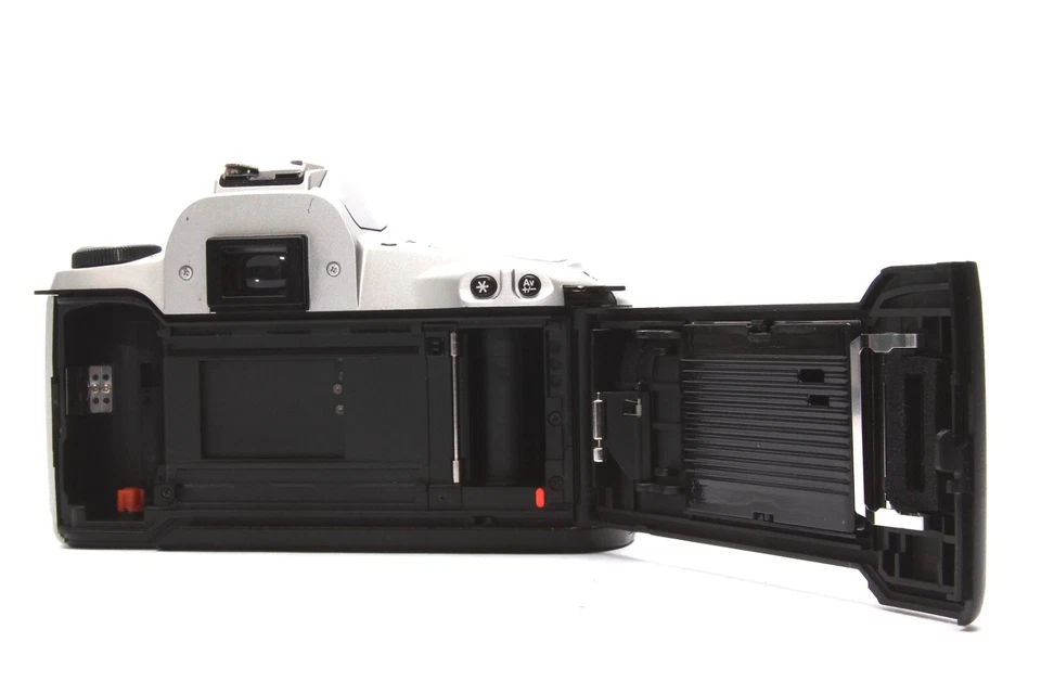 Canon EOS 500N SLR analoge Spiegelreflexkamera Body silver Edition - Bild 3 von 3