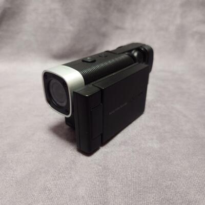 ZOOM Q4 Zoom Handy Video Camera Recorder F2.8 22mm 2.0 inch Full