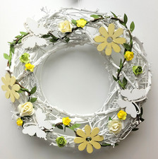Formano Kranz Rattan Weiß Gelb Grün Blumen Schmetterling 26 cm Frühling Ostern