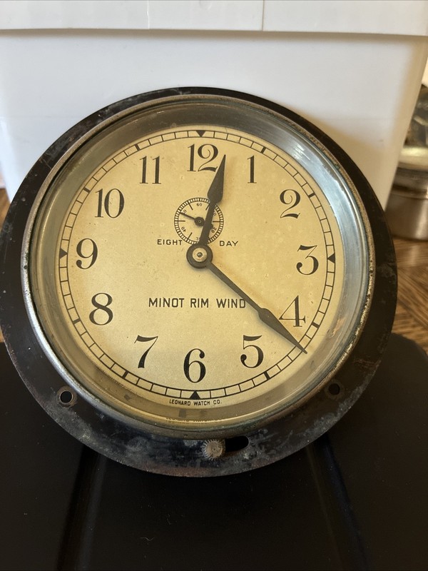 Minot Rim Wind Auto Clock Runs