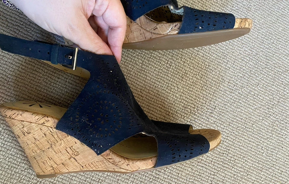 Isaac Mizrahi Live Navy Suede Sling back Wedge Platform Sandals Gently Used 7 - Image 3 of 4