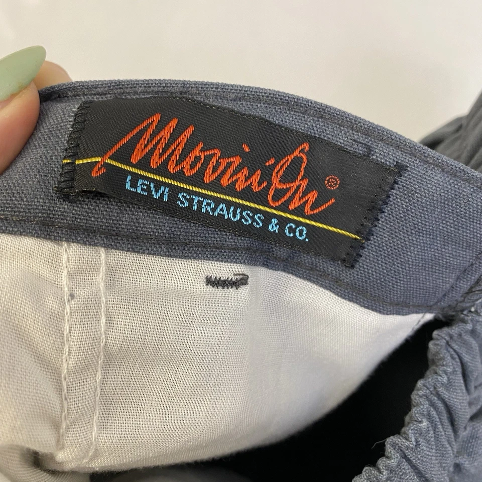 Pantalones informales de algodón carbón vintage Levis Movin' On cremallera cintura elástica 32x25 Foto 4 de 4