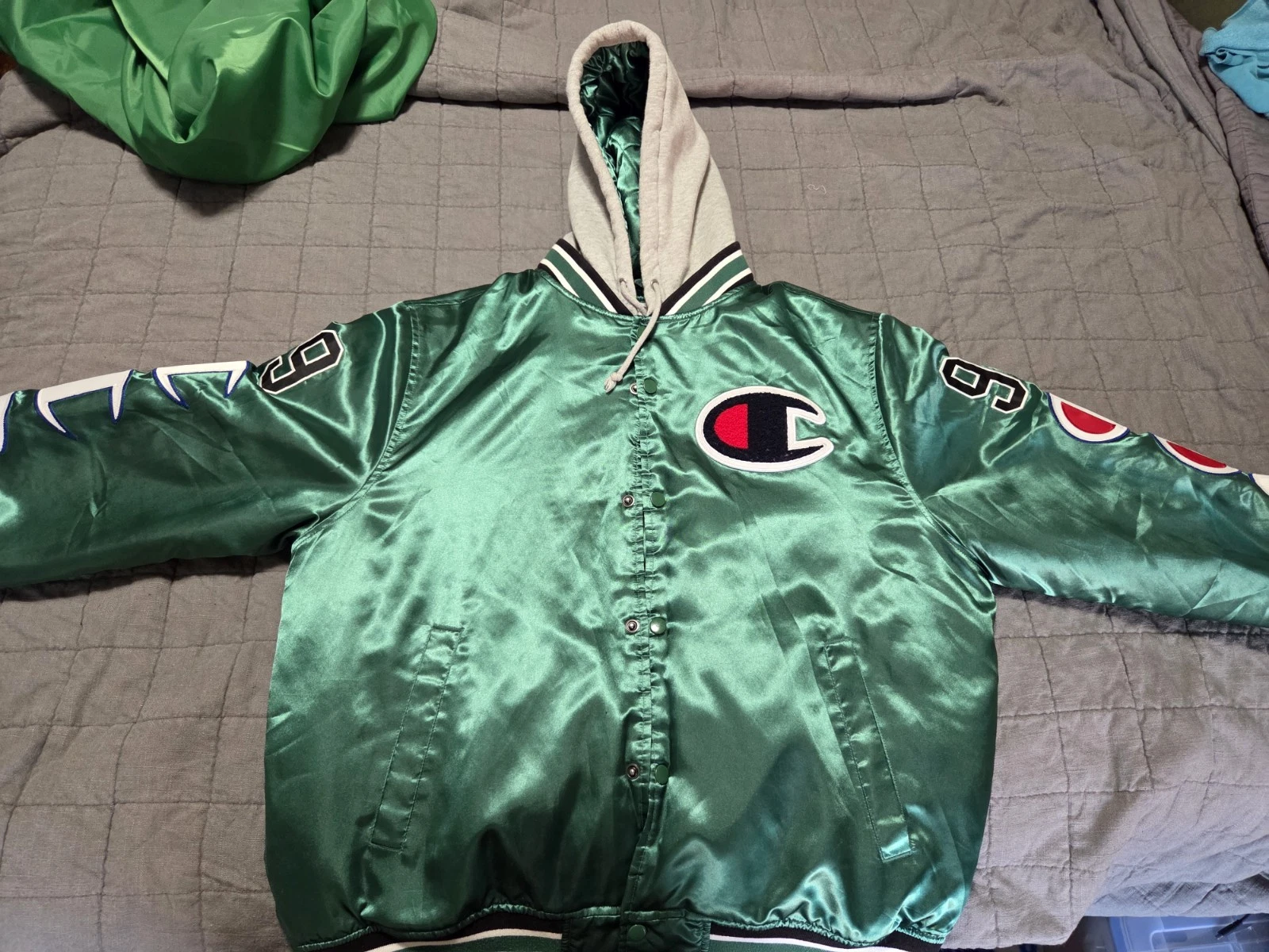 Giacca Varsity Supreme x Champion in raso con cappuccio Verde Valle Large
