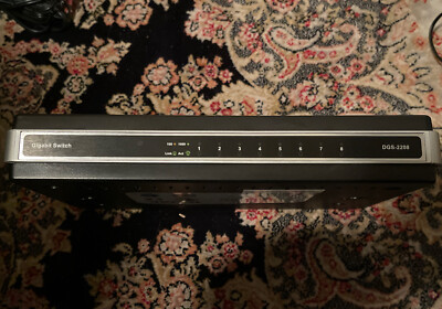 D-Link  DGS (DGS2208) 8-Ports 10/100/1000 Desktop Switch  LOOK