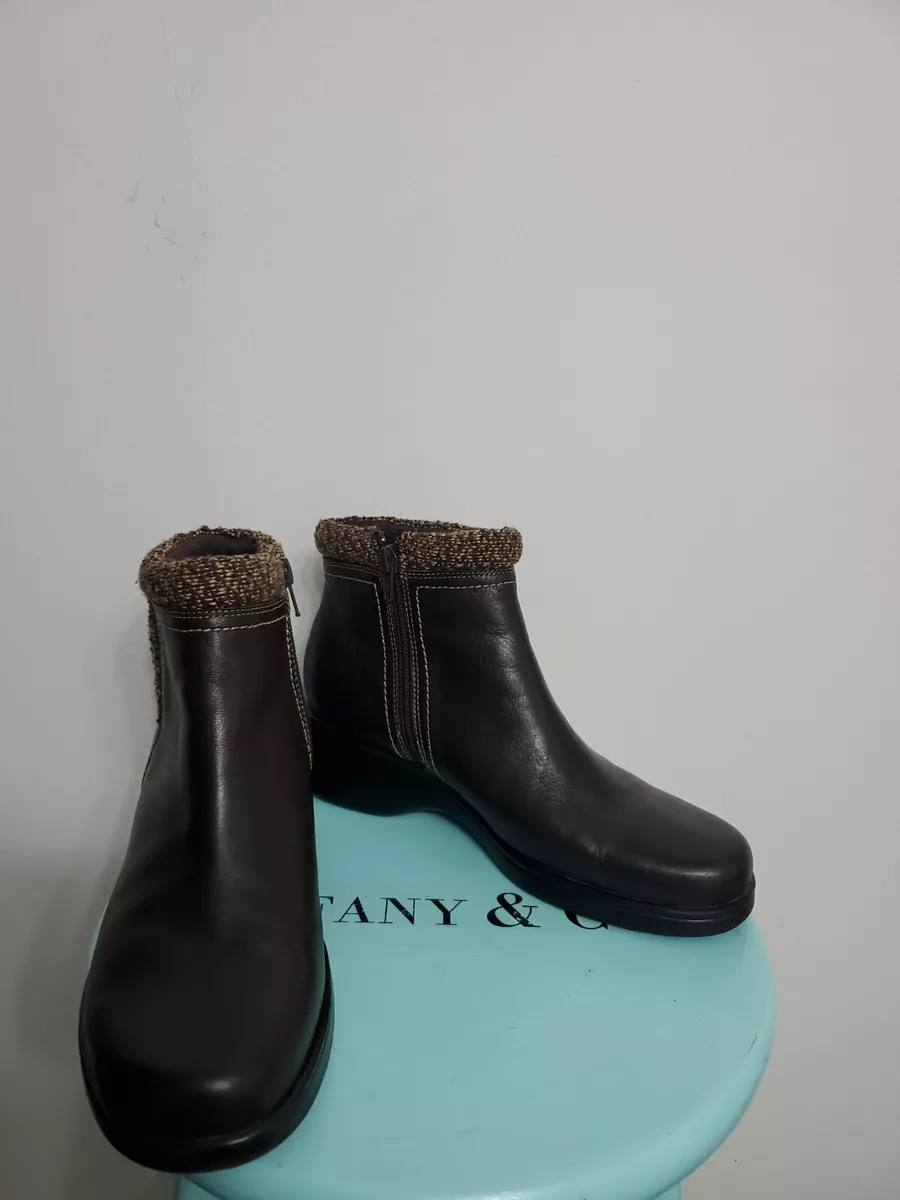 Baretraps wedge best sale boots