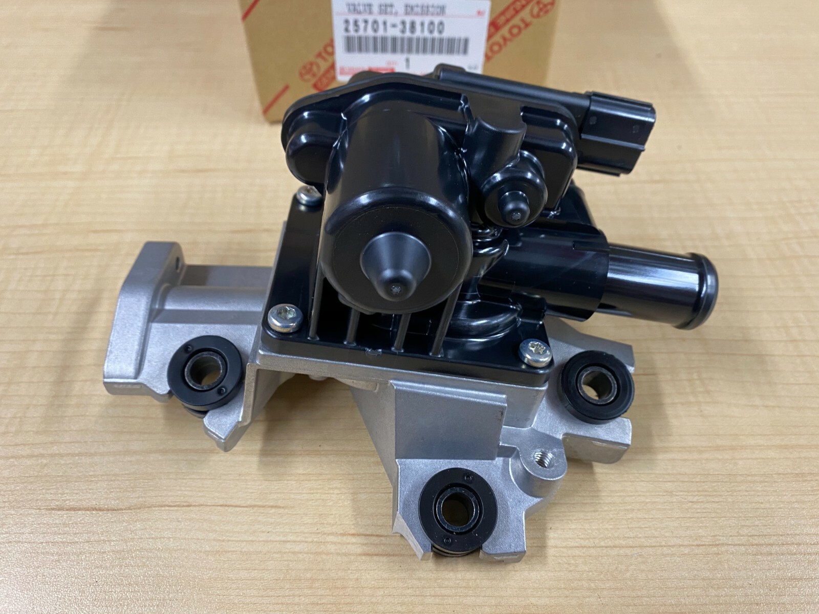 TOYOTA GENUINE OEM NEW EMISSION CONTROL VALVE 2570138100 TUNDRA eBay