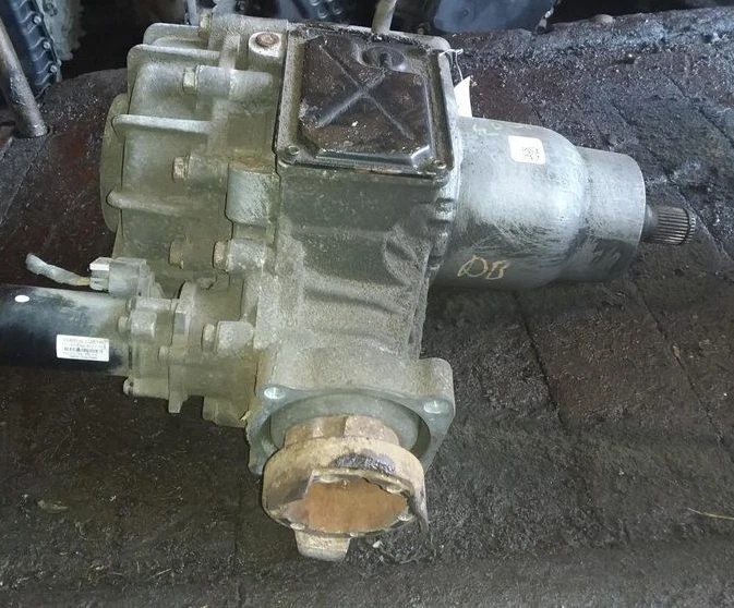 2015-2017 Chrysler 200 Rear Differential Carrier Assembly - Image 4 of 4