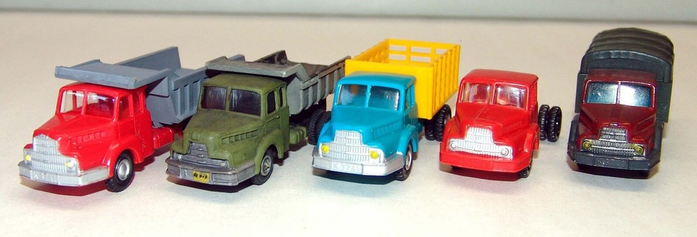 5 HO UNIC TRUCKS VARIOUS MFG SOME HYBRID WEATHERED (L1)