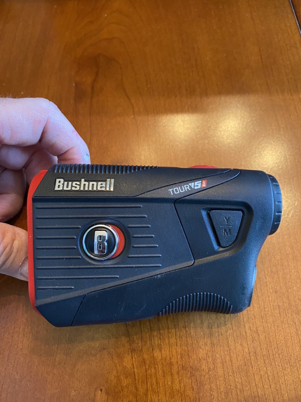 BUSHNELL TOUR V5 SHIFT GOLF LASER RANGEFINDER WITH SLOPE **VERY GOOD