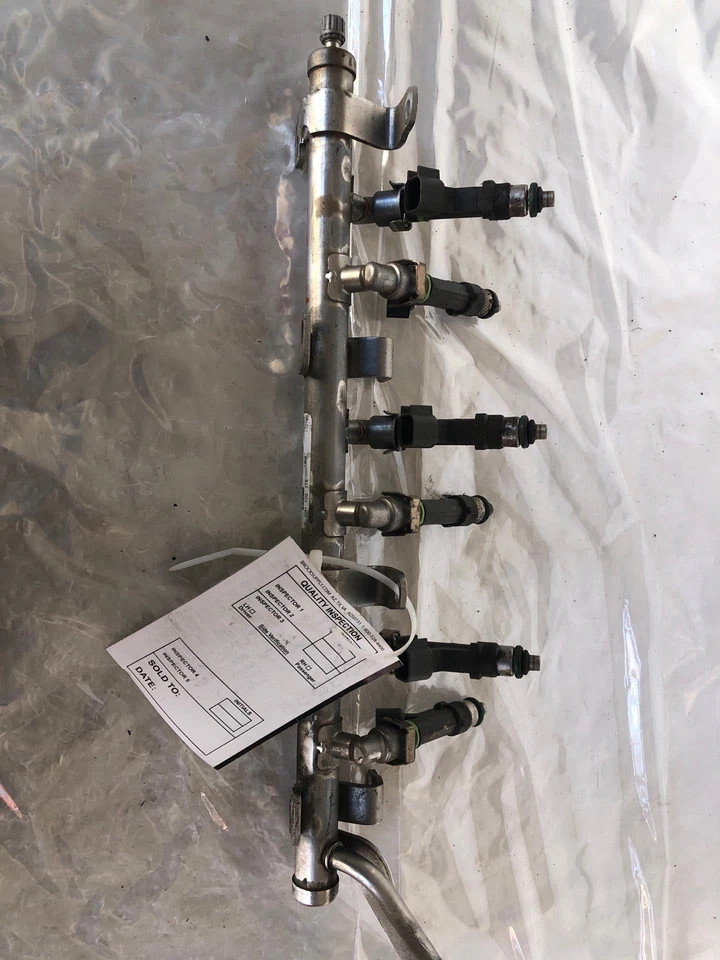 Ford Fusion 2006 sedán 3,0 L 6 cilindros riel de inyección de combustible con inyectores OEM Foto 2 de 4