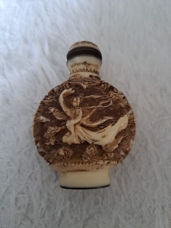 Antique Chinese Hand Carved Snuff Bottle