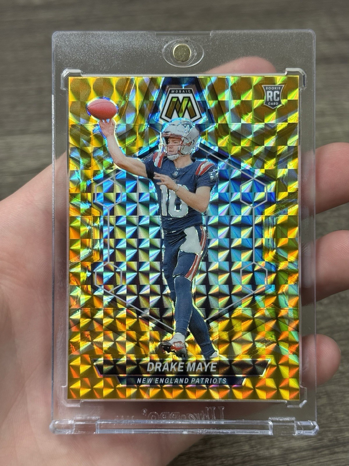 2024 Panini Mosaic Drake Maye Reactive Yellow Mosaic Prizm (RC) #303 Rookie