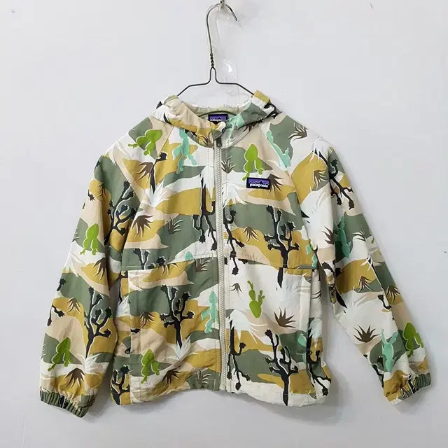 Patagonia Kids Windbreaker Jacket, XS (5-6 Years) thumbnail 3