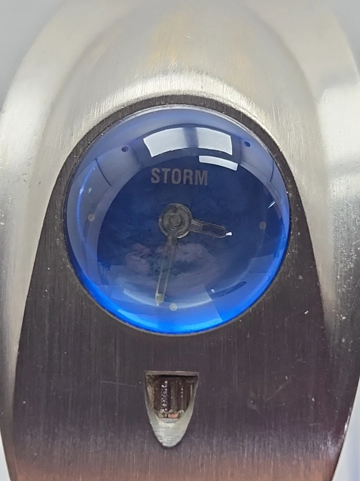 Reloj Vintage Storm London Enterprise Cúpula Azul Plateado Batería Nueva Y2K Pequeño Foto 4 de 4