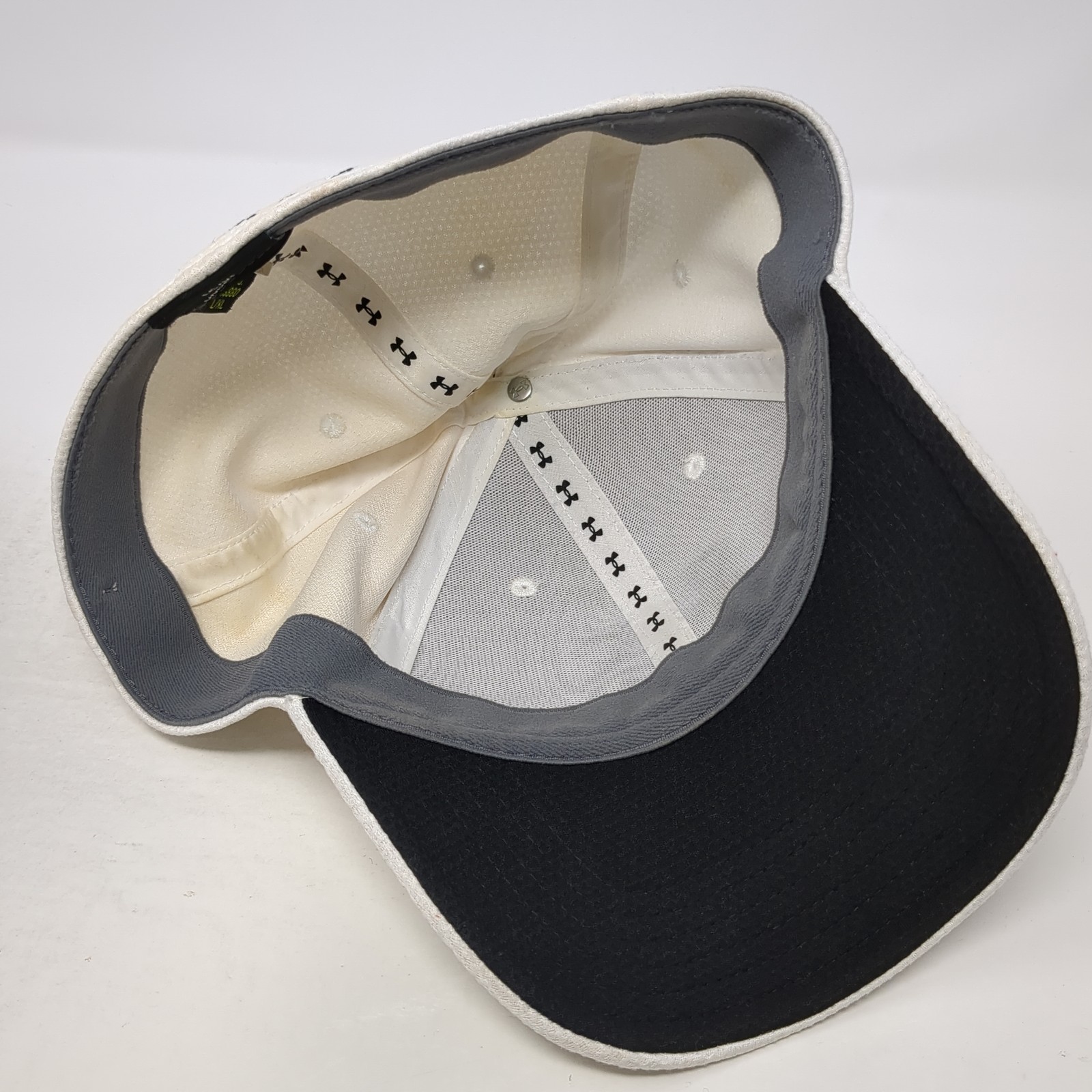 Under Armour Fitted Hat White Solid XL Embroidere… - image 7