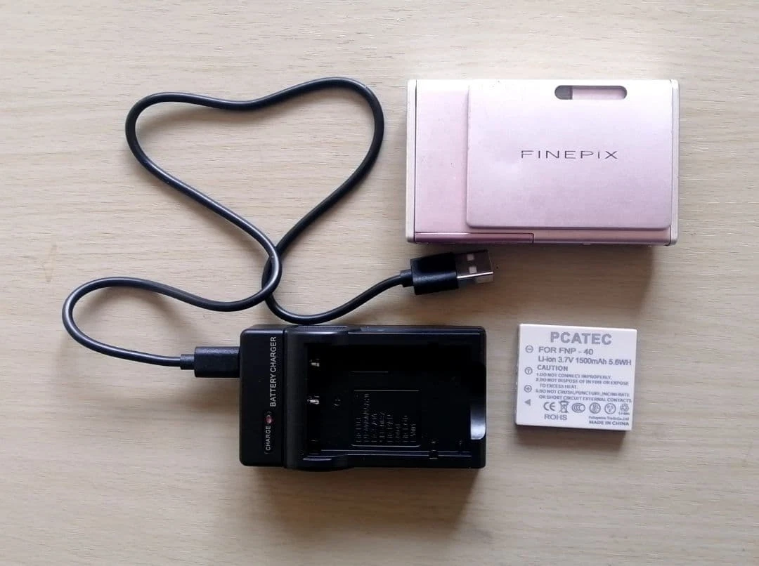 FUJIFILM FinePix Z3 Pink 5.1MP 3x Optical Zoom Compact Camera From
