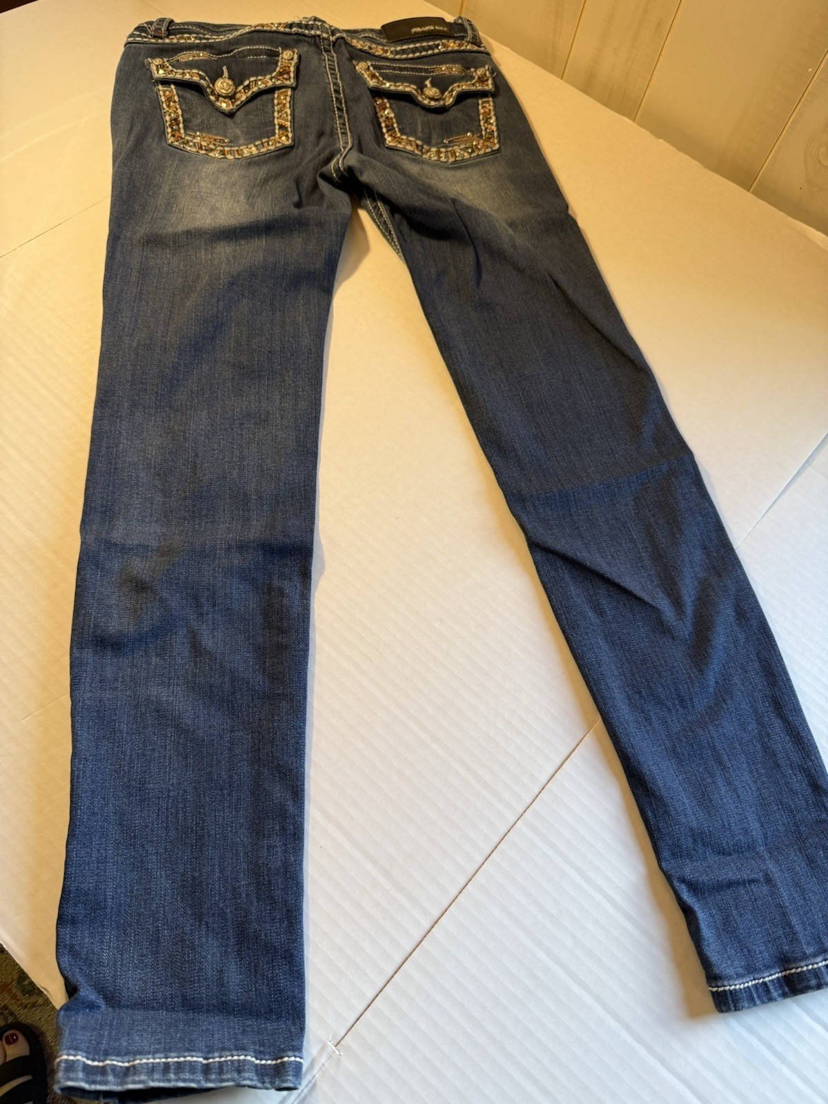Grace in LA Women’s Straight Jeans Blue Medium Wash Embellished 5-Pocket Denim
