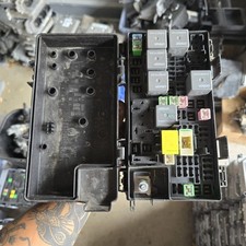 2008 08 Dodge Nitro Jeep Liberty Fuse Box Relay Block Body Power Module BCM 