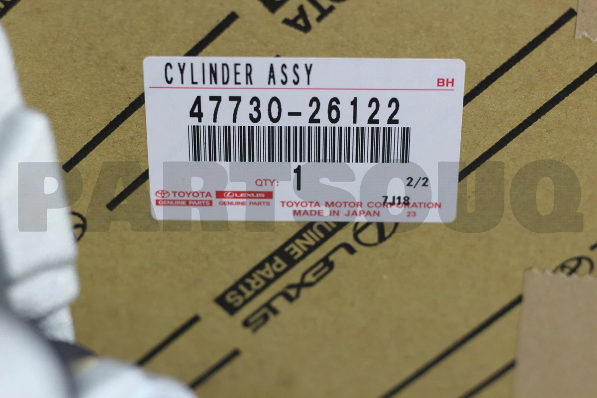 4773026122 Genuine Toyota CYLINDER ASSY, FRONT DISC BRAKE, RH 