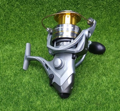 Moulinet Okuma Avenger ABF-6000 - Main Gauche/droite, Ratio 4.5:1, Neuf (boîte Abîmée)