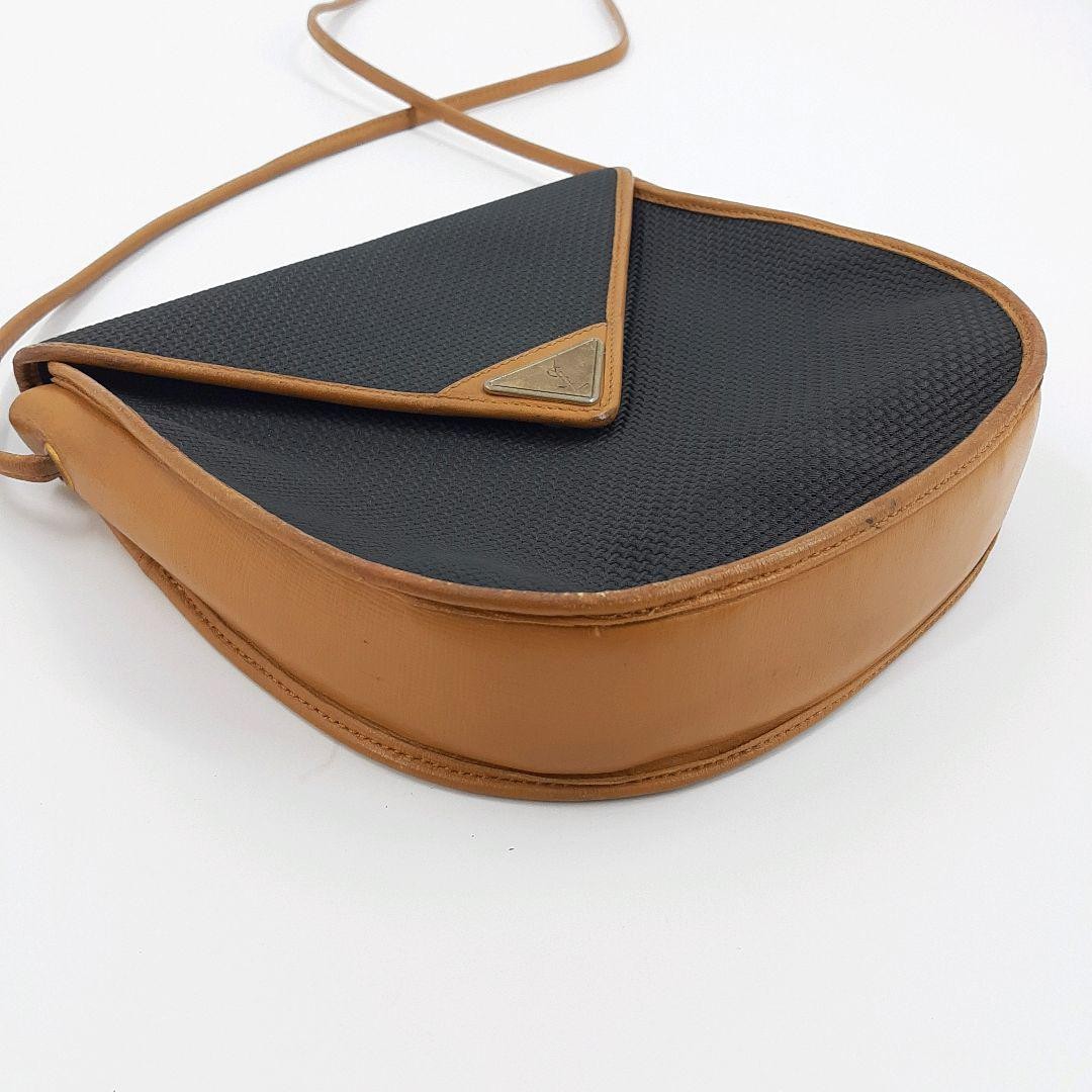 Borsa a tracolla Yves Saint Laurent in pelle navy con logo metallizzato