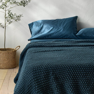 King Chunky Knit Bed Blanket Natural Casaluna Acrylic Sweater Knit Dark Blue NEW