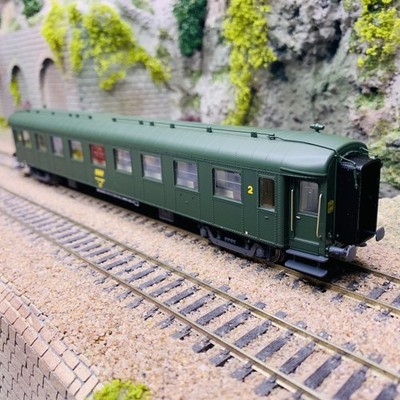 VOITURE VOYAGEURS SNCF Romilly Minitrix 1ere classe logo nouille jaune