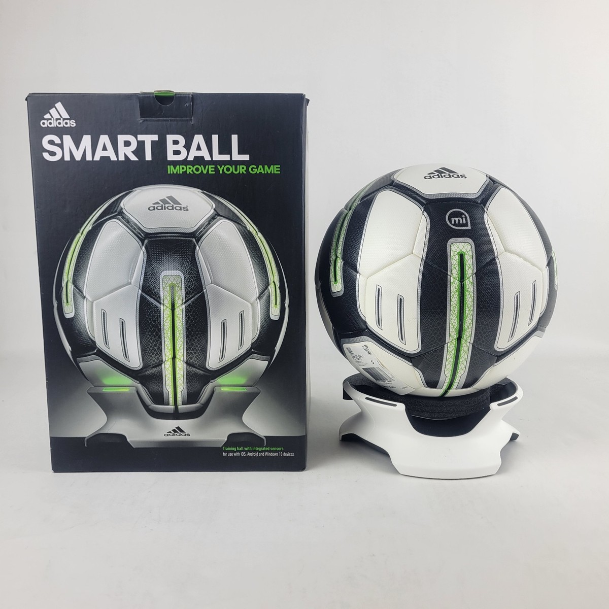アディダス　SMARTBALL Adidas MiCoach Smart Ball - #G83963 Training Size 5 Skills Aid