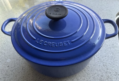 LE CREUSET Enameled Cast Iron Signature Dutch Oven; Marseille; 3.5 qt; Pre-owned - Picture 2 of 7