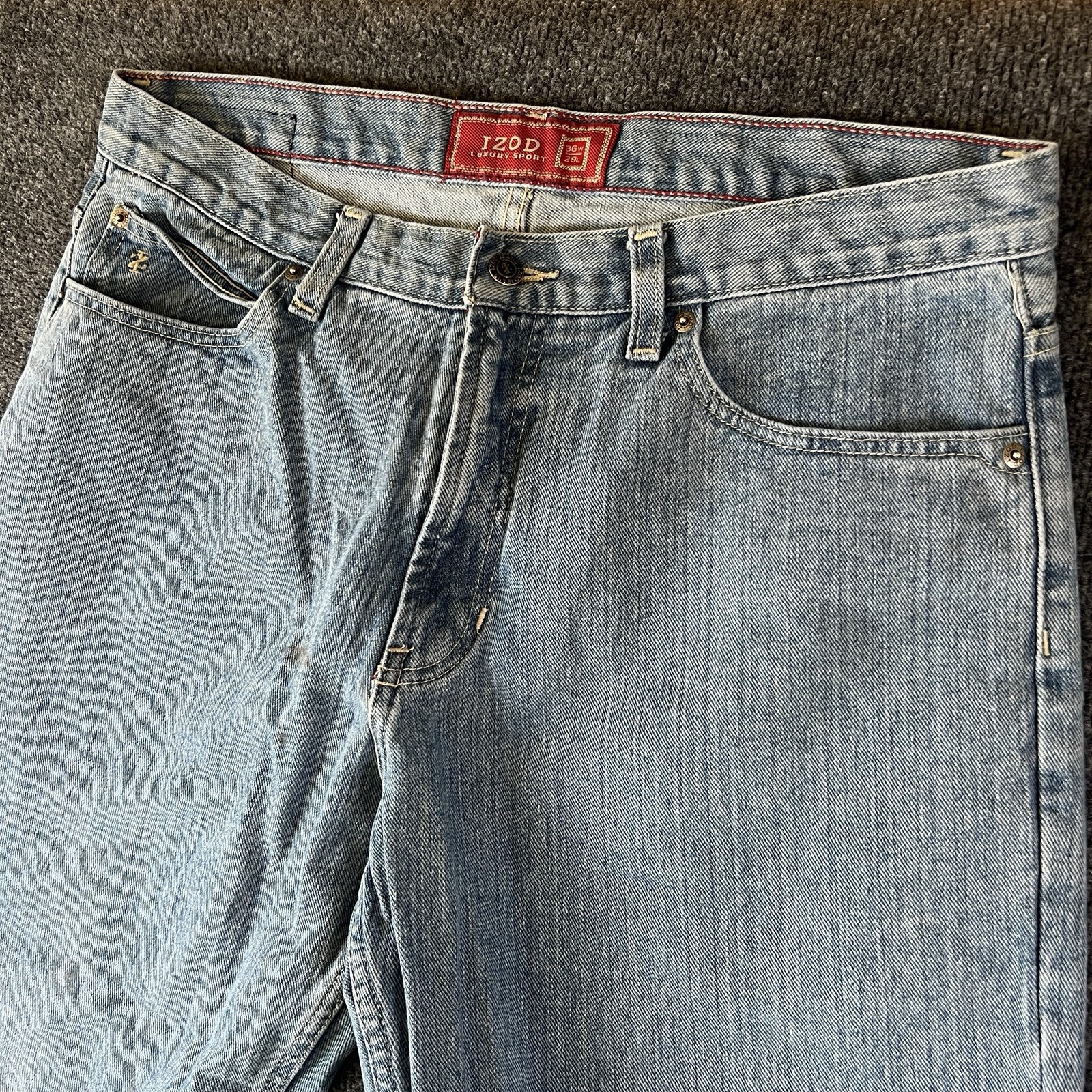 IZOD Luxury Sport Jeans 36x28 Light Wash Denim 100% Cotton S