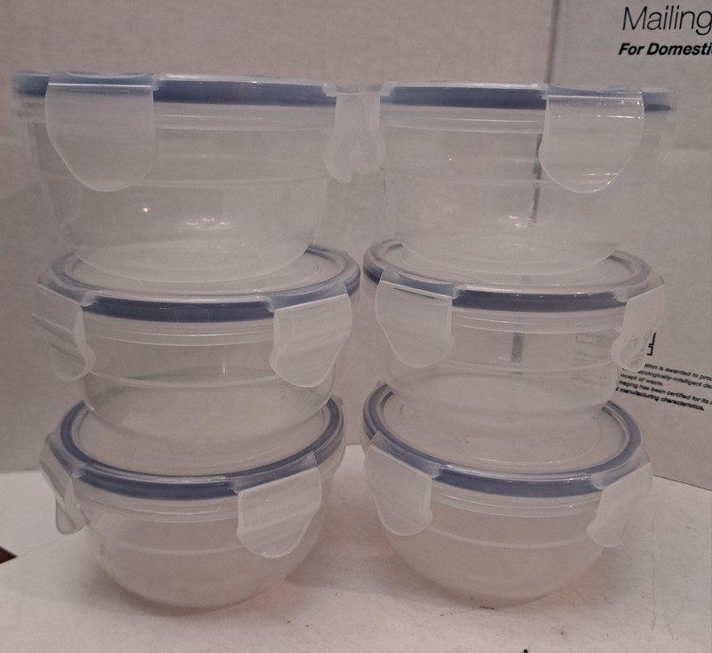 Easy Lock Food Storage Lids Airtight Containers Stackable Hinge-Lid Snap Closed
