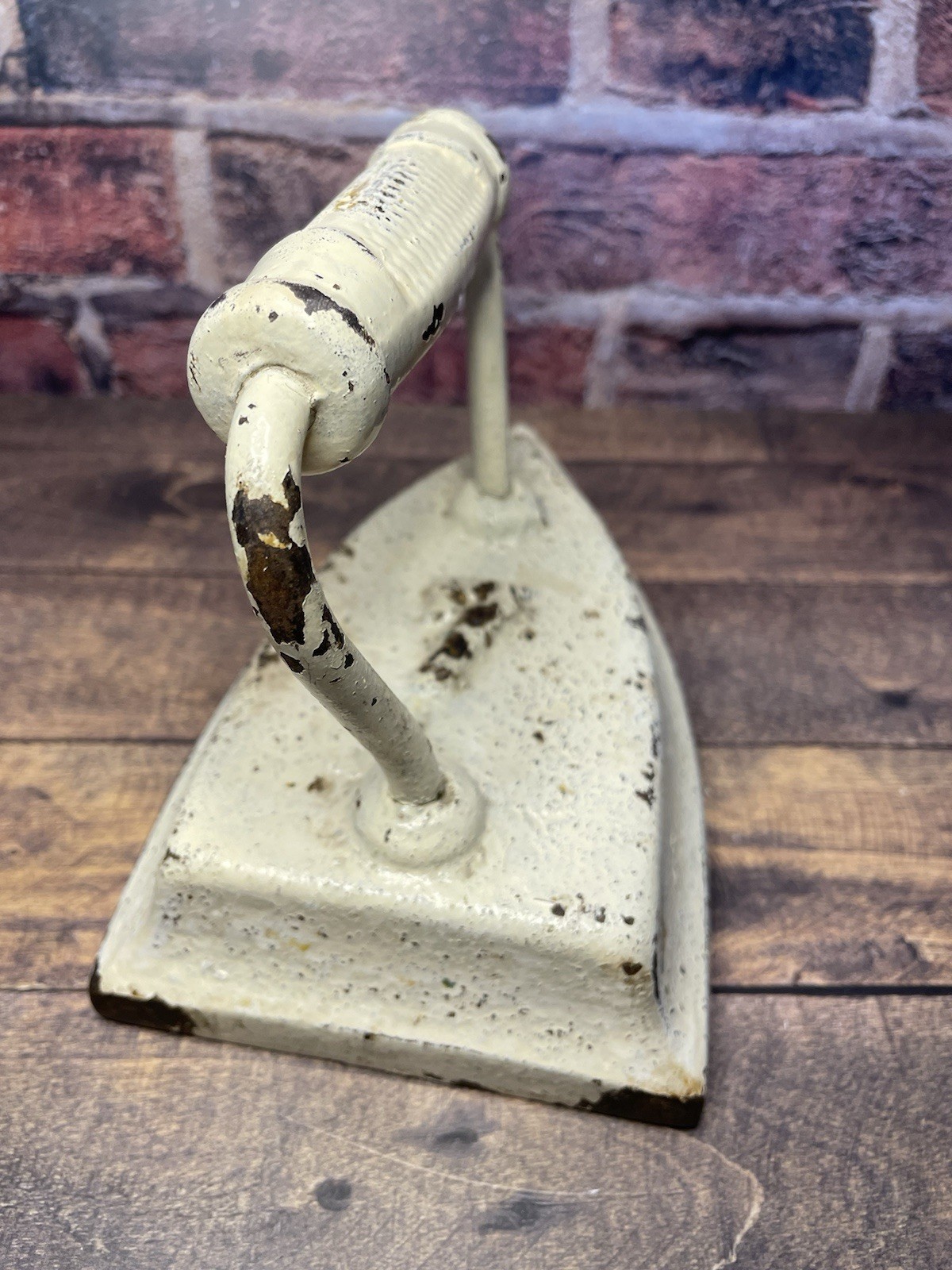 Antique Vintage 7lb Weight Sad Iron 6.25” l x 3.75" w at the back x 4.5” tall