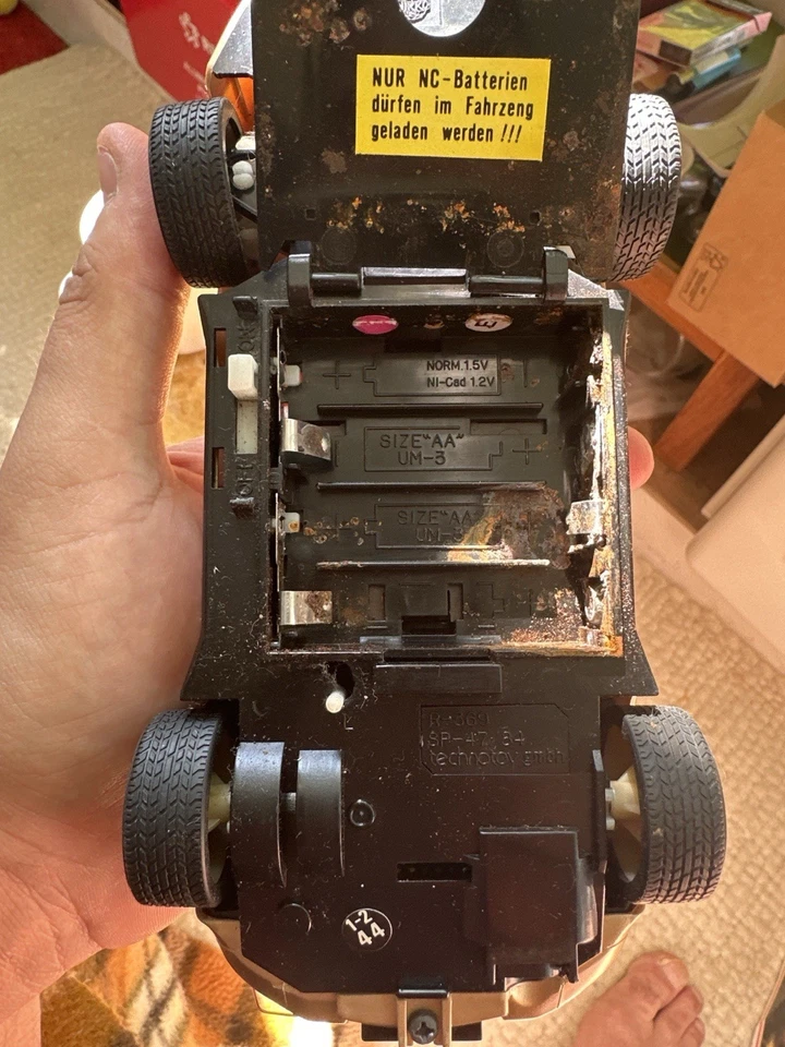 Vintage Nikko Technotoy Porsche 928 Targa RC Car 1:24 – For Parts/Repair - Bild 4 von 4