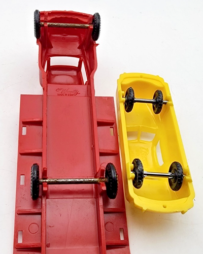 Vintage 1950's Wannatoy 5.25" Plastic Flat Bed Rollback Truck w 3" Renwal Coupe. - Picture 6 of 7
