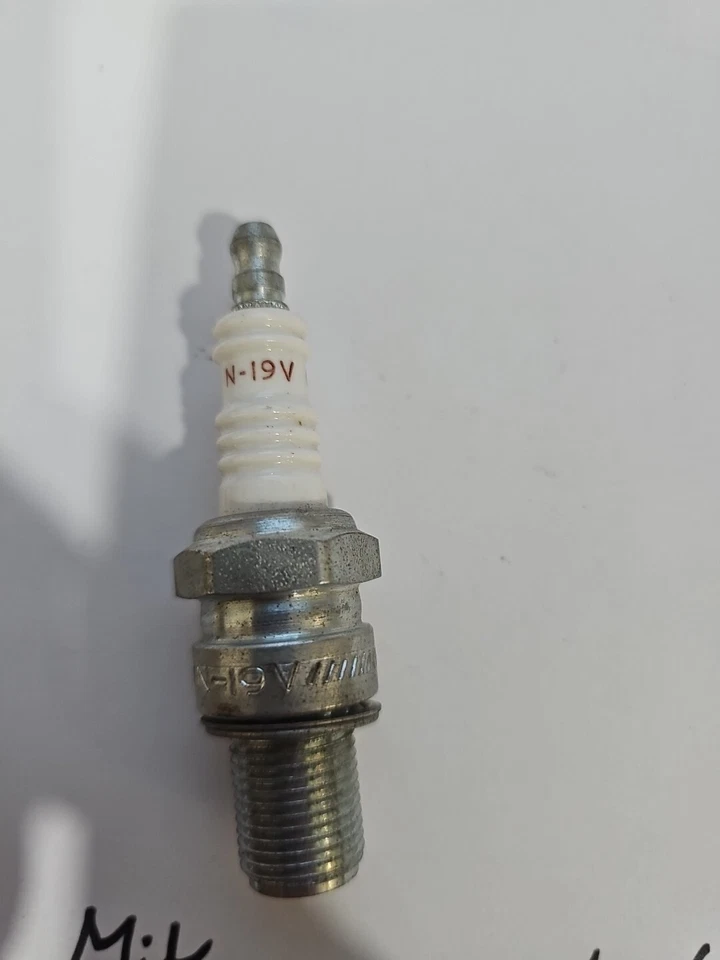 Bujía Champion nueva pieza de stock antiguo # N19V Foto 2 de 3