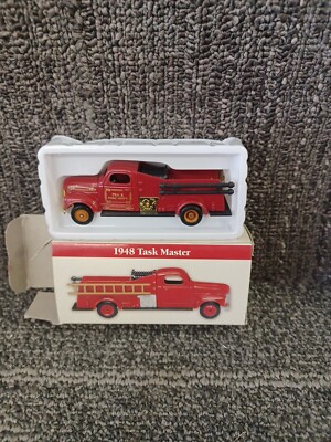 1999 Readers Digest 1948 Task Master Firetruck 1:64th Scale Firetruck