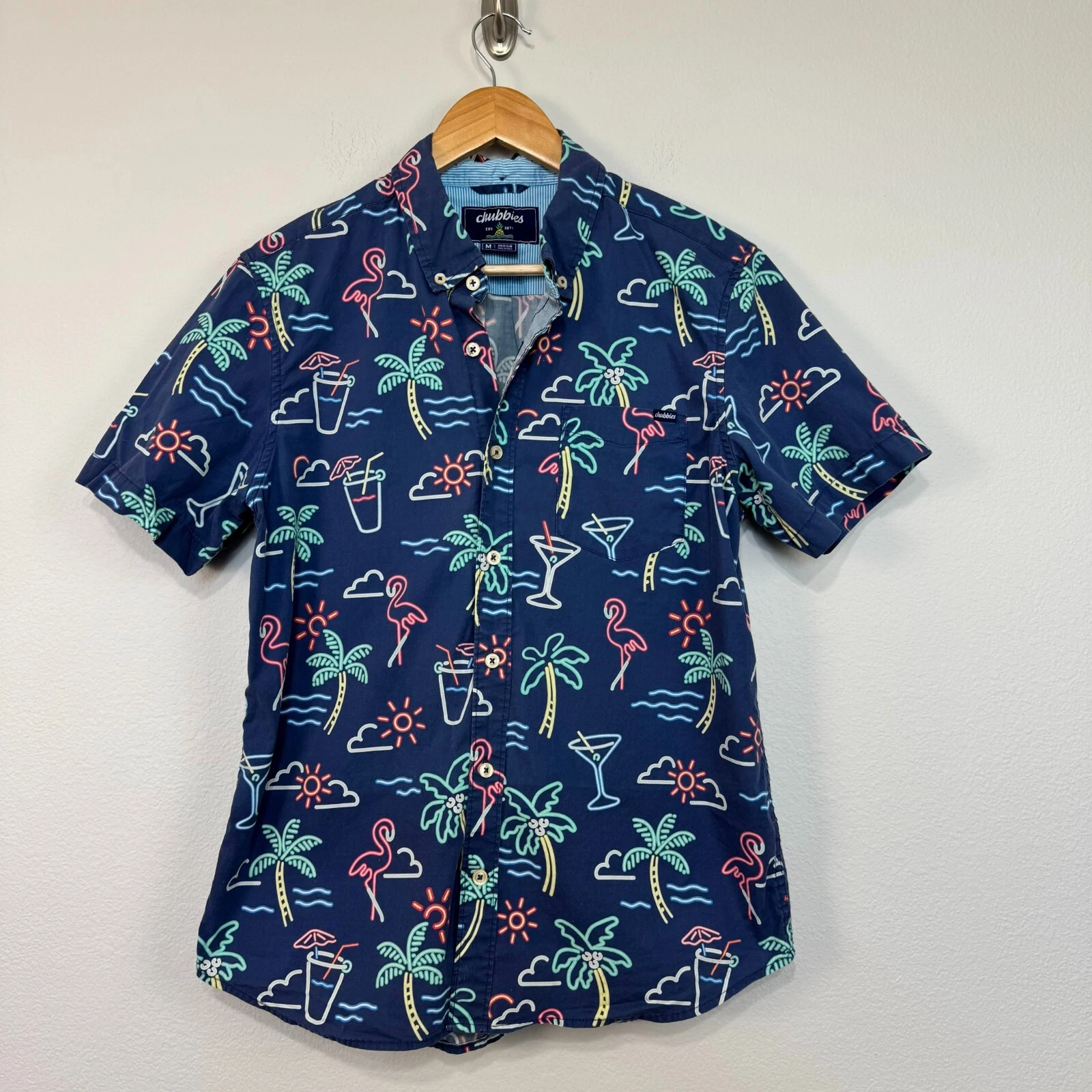 Chubbies Mens The Neon Lights Friday Button Down Short Sleeve Shirt Blue Size M