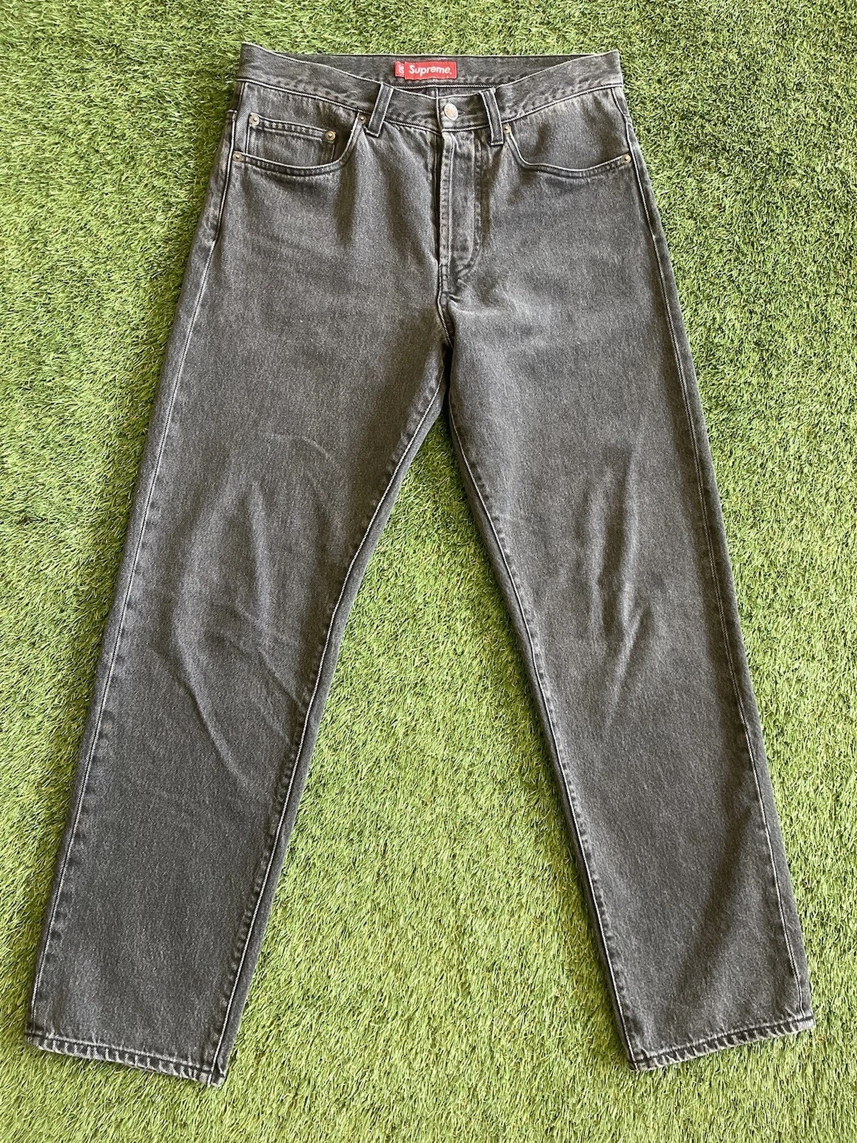 Jean ordinaire suprême authentique taille 30   100 % authentique lavé noir doucement utilisé SS23