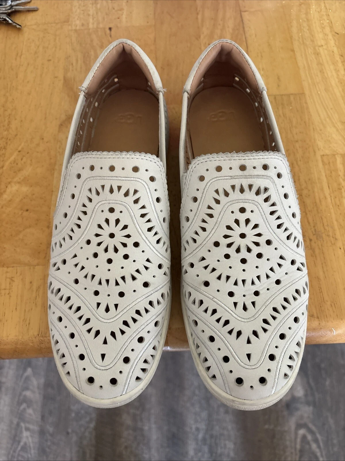 Mocassini slip on UGG donna CAS PERF in pelle bianca taglia W10