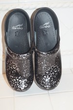 DANSKO SILVER METALLIC ON BLACK LEOPARD PRINT CLOG SHOES SIZE 38 EUR 7.5-8.0 US