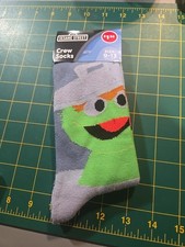 Sesame Street Oscar The Grouch Funny Socks Men s Size 9-13 novelty Crew socks