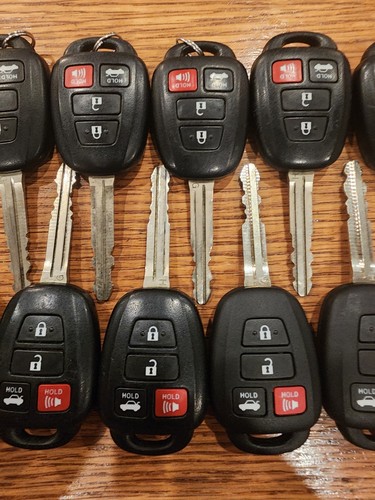 Lot of 10 Toyota 4 Button Square Remote Head Keys OEM USED Sedan LOCKSMITH - Picture 3 of 7